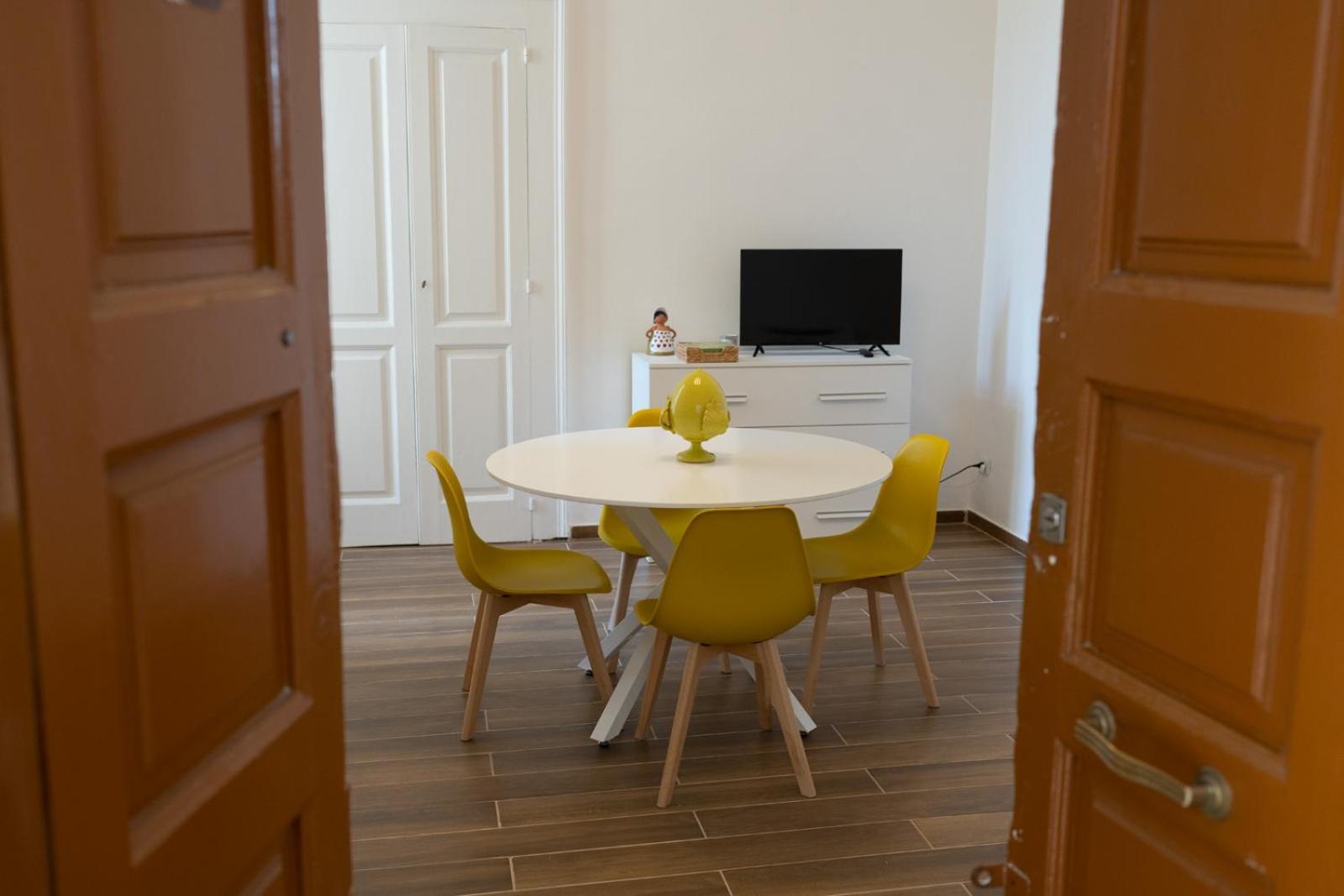Palazzo Manzoni Apartments Bari Rum bild